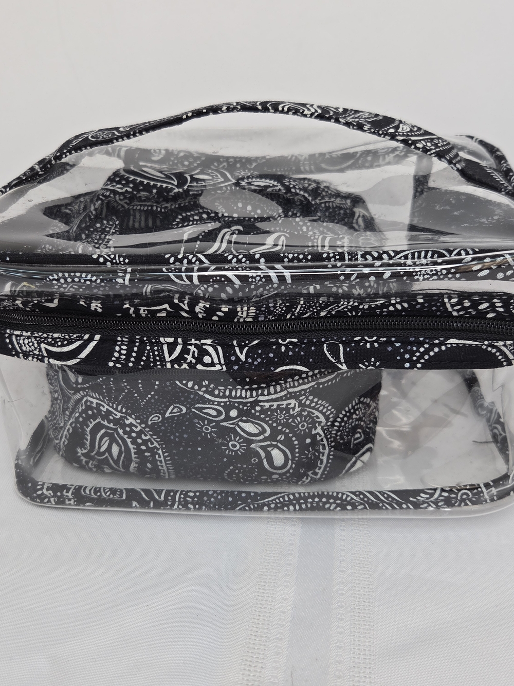 Vera Bradley Black & White Paisley Travel Cosmetic Bag Set Of 2 9x6x6" & 6x5x4"